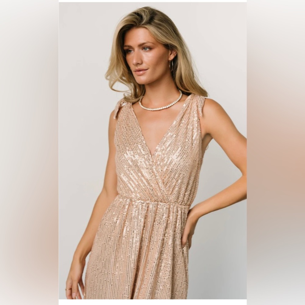 Beautiful Sequins dress, rose-champagne. BALTICBORN. Paillettes